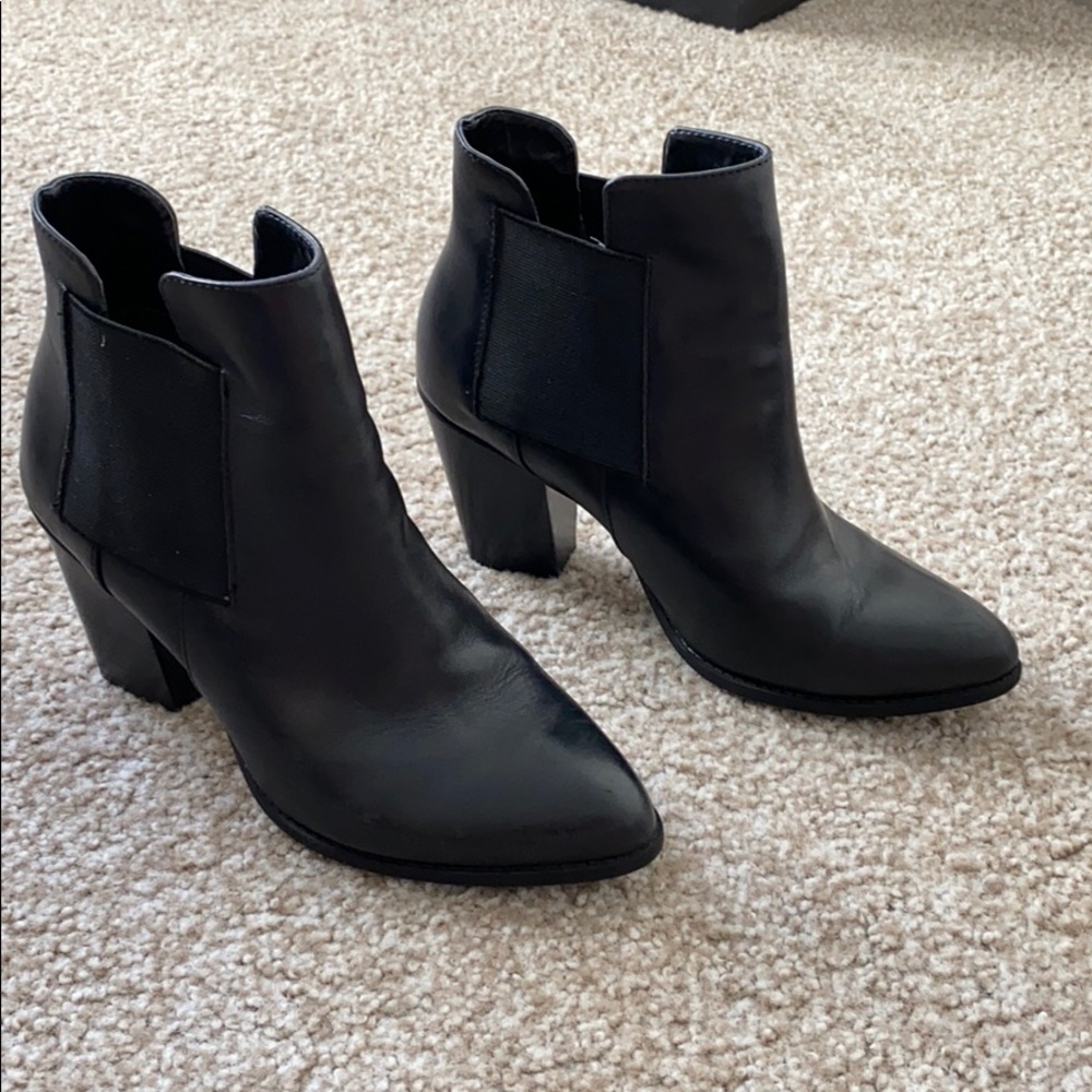 Me Too Heeled Chelsea Booties